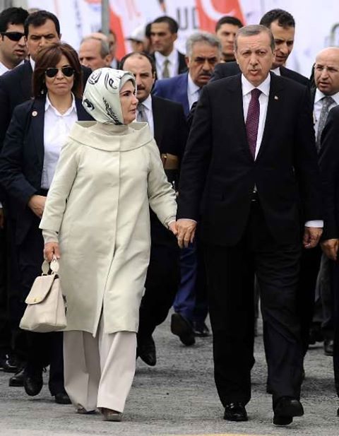 Erdogan bersama sang istri.